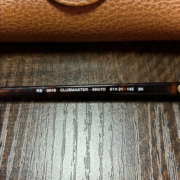 Ray-Ban Tortoise and Gold Sunglasses - Picture 4 of 5